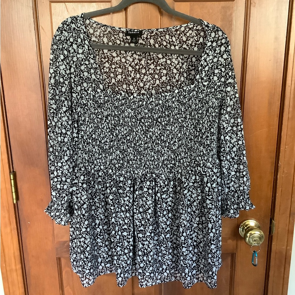 Torrid size 2 (18-20 2X) Woman’s top with smocking, new without tags